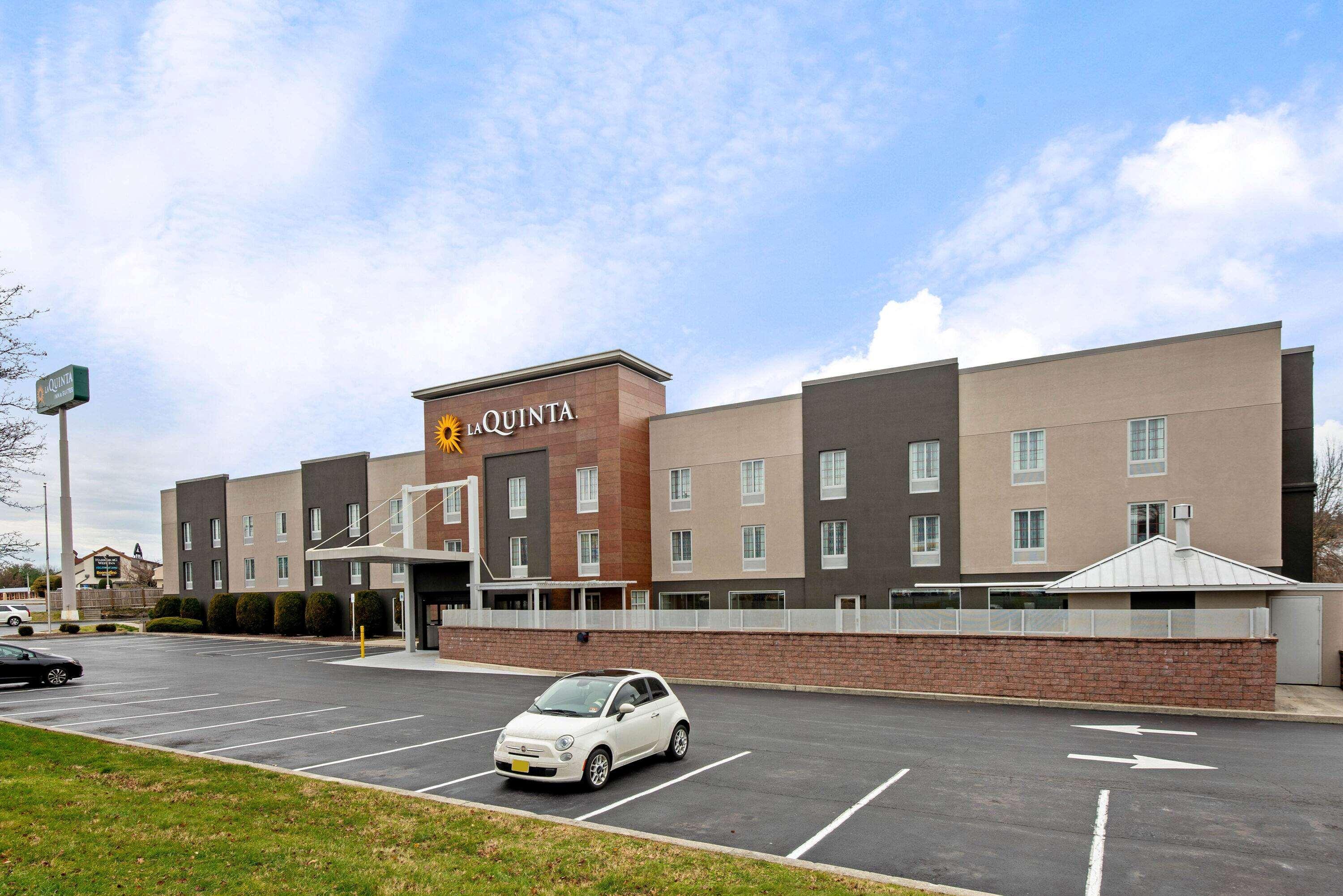 La Quinta By Wyndham New Cumberland - Harrisburg Hotel Exterior photo