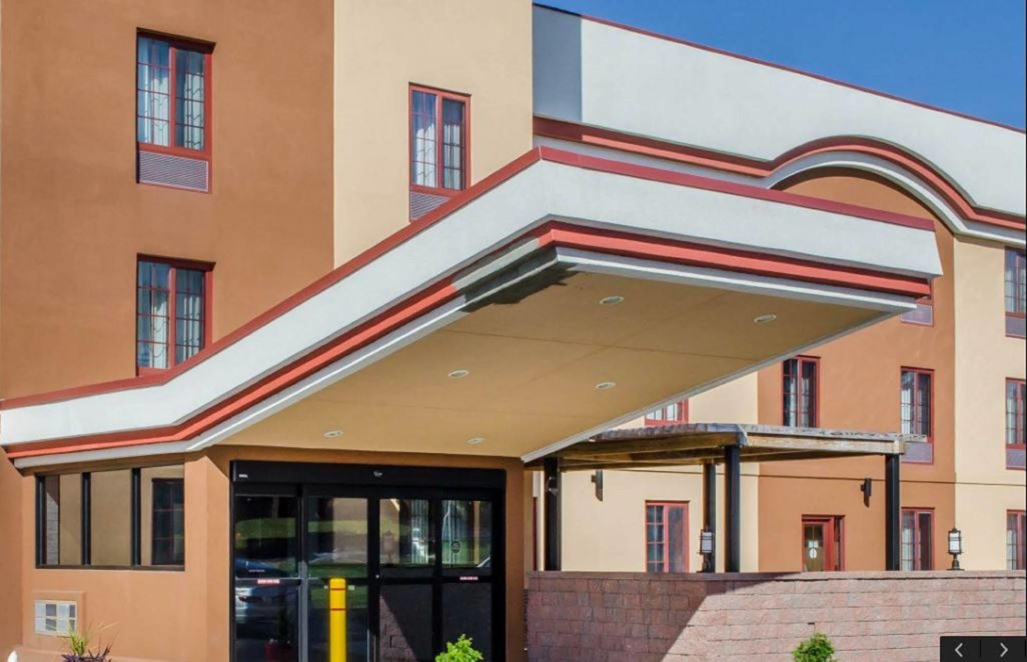 La Quinta By Wyndham New Cumberland - Harrisburg Hotel Exterior photo